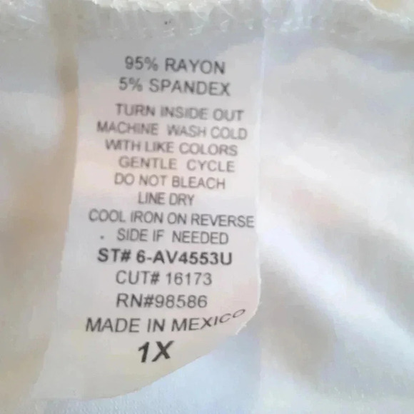 Peace & Love American Flag Cold Shoulder Top Women's Size 1X - Picture 4 of 4